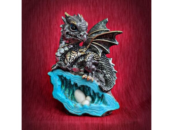 Nest Guardian Dragon Blue Figure Geode