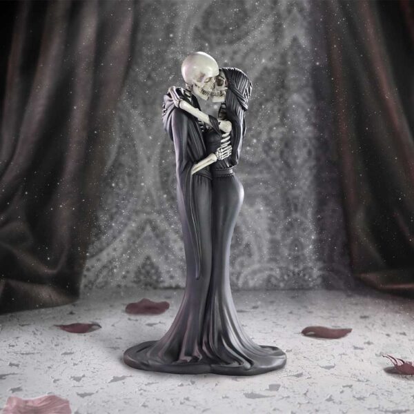 Eternal Kiss Skeleton Figure